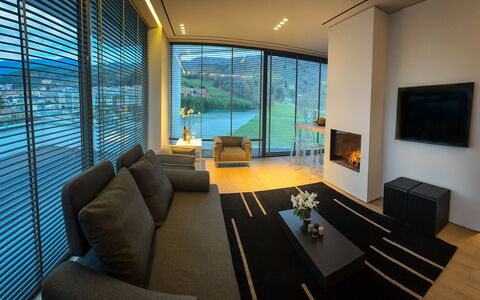 Villa Bilor Luxe: Mueble, Diseño De Interiores, Piso, Sofá, Suelo, Sala, Encendiendo, Casa, Techo, Departamento