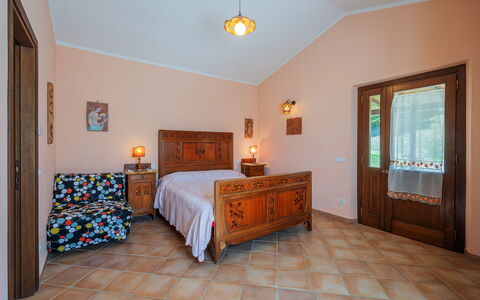 Il Giuncheto, Pool, Amazing View, Umbrian Countrys: Mueble, Diseño De Interiores, Piso, Suelo, Madera, Techo, Habitación, Habitación, Cama, Encendiendo