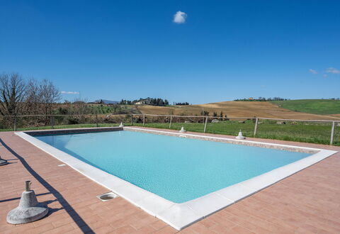 Il Giuncheto Apartments, Pool, Umbrian Countryside: Piscina, Material Compuesto, Sombra, Recurso, Thermae, Fuente De Agua, Loseta, Mueble Para Exteriores, Hacienda, Villa