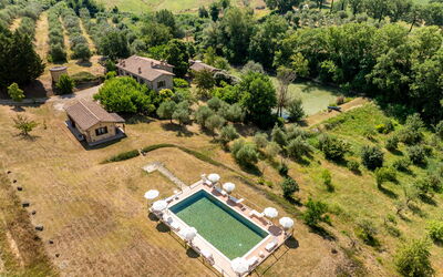 Il Giuncheto Apartments, Pool, Umbrian Countryside: Paisaje, Inmuebles, El Terreno Del Lote, Piscina, Área Rural, Llanura, Cabaña, Plantación, Vista Panorámica, Casa De Campo