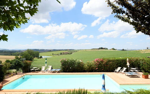 Terre di Giano Private Pool and View, Umbria: Piscina, Mueble Para Exteriores, Eco Hotel, Inmuebles, Jardín, Paisajismo, Villa, Hacienda, Sombra, Yarda