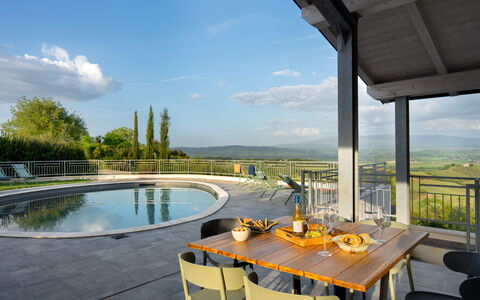 Villa Ombrone: Mueble, Mueble Para Exteriores, Silla, Mesa, Piscina, Recurso, Mesa Al Aire Libre, Sombra, Cocina Y Comedor Mesa, Eco Hotel