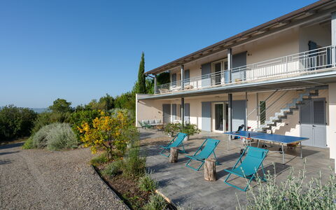 Villa Ombrone: Arbusto, Balcón, Porche, Inmuebles, Sombra, Villa, Yarda, Paisajismo, Casa De Campo, Mueble Para Exteriores