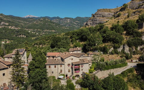 Agriturismo Arcera: Accidentes Geográficos Montañosas, Montaña, Colina, Tierras Altas, Casa, Paisaje, Cordillera, Área Rural, Asentamientos Humanos, Pueblo