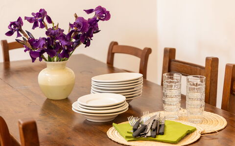 Il Leccio, Vinci, Private Pool and Tennis: Mueble, Vajilla, Mesa, Madera, Comedor, Utensilios Para Servir, Cocina Y Comedor Mesa, Diseño De Interiores, Drinkware, Vajilla