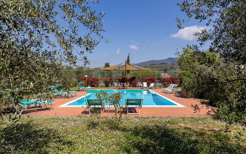 Il Leccio, Vinci, Private Pool and Tennis: Recurso, Piscina, Eco Hotel, Hacienda, Villa, Casa De Campo, Hotel