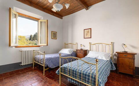 Il Leccio, Vinci, Private Pool and Tennis: Mueble, Cama, Habitación, Diseño De Interiores, Habitación, Lecho, Marco De La Cama, Sábana, Casa, Marco