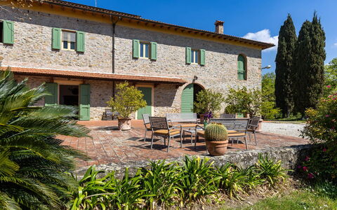 Il Leccio, Vinci, Private Pool and Tennis: Jardín, Ladrillo, Paisajismo, Casa De Campo, Yarda, Hacienda, Patio Interior, Villa, Patio