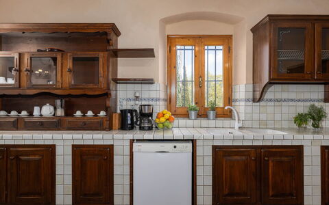 Il Leccio, Vinci, Private Pool and Tennis: Cocina, Madera, Diseño De Interiores, Gabinetes, Mostrador, Piso, Mueble, Alacena, Casa, Manchas De Madera