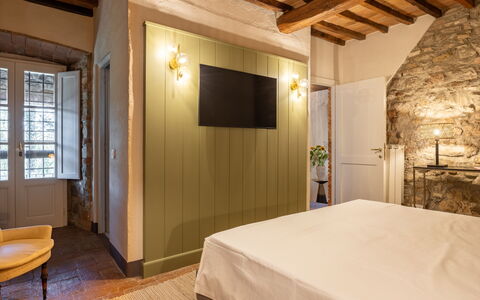 Maison Badia a Passignano: Pared, Diseño De Interiores, Mueble, Habitación, Piso, Techo, Suelo, Encendiendo, Cama, Habitación