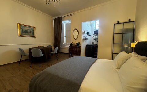 Maison D'Alice: Diseño De Interiores, Mueble, Habitación, Techo, Suelo, Piso, Encendiendo, Habitación, Cama, Marco De La Cama