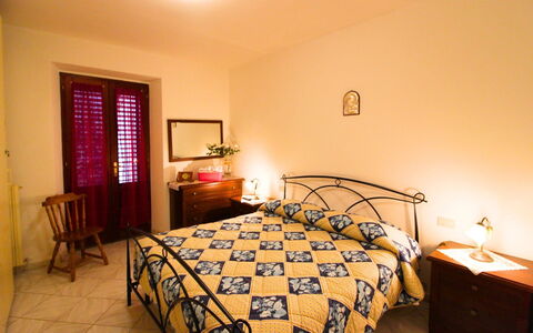 Gli Ulivi: Habitación, Mueble, Diseño De Interiores, Suelo, Piso, Cama, Habitación, Marco De La Cama, Sábana, Lecho