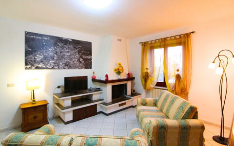 Gli Ulivi: Mueble, Diseño De Interiores, Piso, Sofá, Habitación, Madera, Suelo, Sala, Techo, Encendiendo