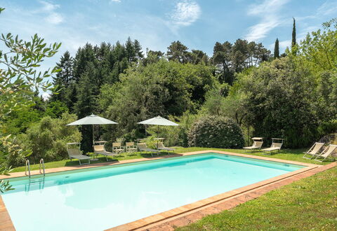 La Sorgente: Piscina, Arbusto, Recurso, Jardín, Eco Hotel, Paisajismo, Sombra, Inmuebles, Hacienda, Césped