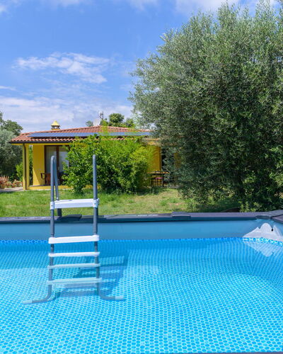 Cottage Girasole di Mare: Azul, Piscina, Material Compuesto, Sombra, Recurso, Ocio, Patio Interior, Jardín, Eco Hotel, Paisajismo