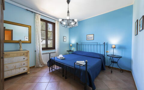 Villa Quintino: Mueble, Diseño De Interiores, Piso, Suelo, Techo, Habitación, Habitación, Cama, Encendiendo, Mesa