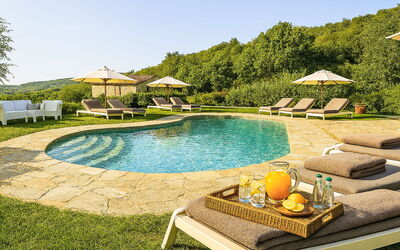 Rufina 985: Piscina, Mueble Para Exteriores, Mueble, Recurso, Sunlounger, Jardín, Paraguas, Paisajismo, Fuente De Agua, Eco Hotel