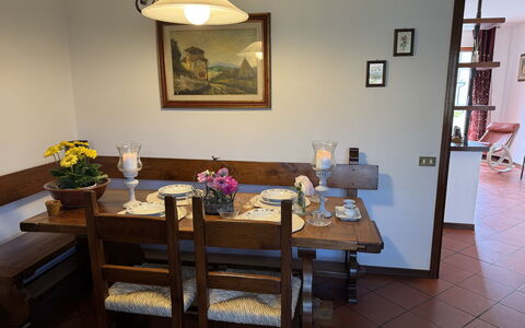 Alle Gardenie: Mueble, Mesa, Diseño De Interiores, Madera, Comedor, Cocina Y Comedor Mesa, Piso, Silla, Marco, Encendiendo