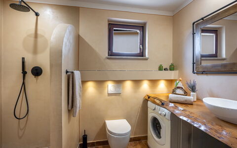 Terrazza sulla Luna, Casciana Terme: Baño, Diseño De Interiores, Arreglo De Tubería, Pared, Piso, Lavabo, Espejo, Suelo, Grifo, Lavabo Del Baño