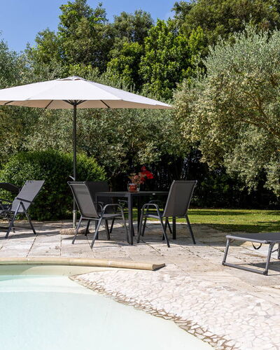 Podere Il Pozzangone, Lucignano: Mueble, Mueble Para Exteriores, Silla, Sombra, Paraguas, Piscina, Mesa Al Aire Libre, Jardín, Recurso, Sunlounger
