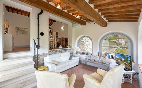 San Sano Retreat, Chianti Vineyard Views & Diving: Diseño De Interiores, Mueble, Pared, Piso, Techo, Suelo, Habitación, Sofá, Casa, Sala