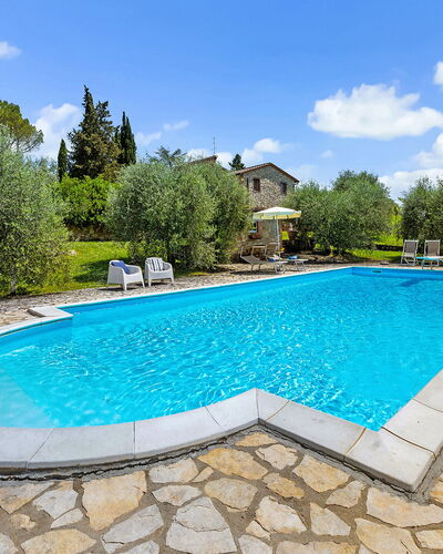 San Sano Retreat, Chianti Vineyard Views & Diving: Azul, Piscina, Material Compuesto, Recurso, Jardín, Eco Hotel, Patio Interior, Sombra, Losa, Hacienda