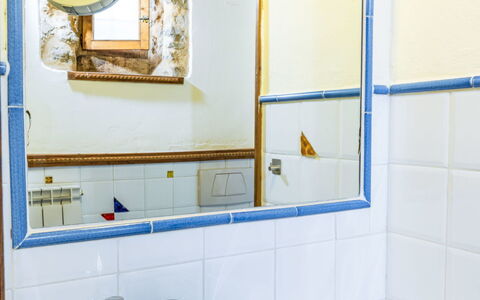 Fibbialla: Espejo, Arreglo De Tubería, Diseño De Interiores, Baño, Plomería, Grifo, Lavabo Del Baño, Loseta, Vaso, Lámpara