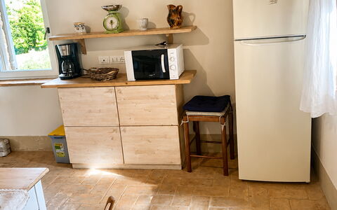 Il Casale al Colle: Mueble, Piso, Madera, Suelo, Diseño De Interiores, Suelos De Madera, Habitación, Gabinetes, Manchas De Madera, Cajón