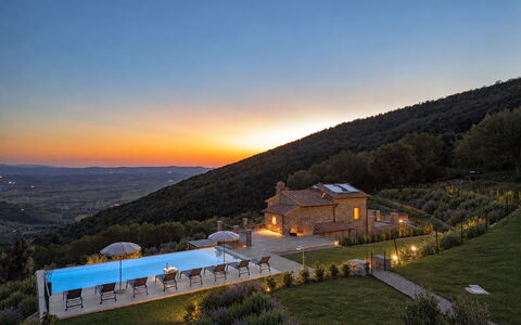 Villa Maddalena alla Guglielmesca: Piscina, Recurso, Noche, Eco Hotel, Villa, Pueblo De Montaña, Ciudad De Vacaciones