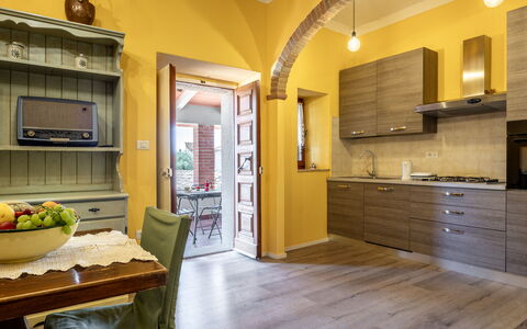 Il Cipresso, Casa dei Nonni, Cortona: Mueble, Diseño De Interiores, Piso, Madera, Cocina, Suelo, Mostrador, Techo, Aparato De Cocina, Gabinetes