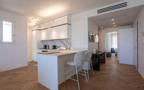 Terrazza Mare, Jacuzzi and Seaview: Mueble, Diseño De Interiores, Piso, Suelo, Mostrador, Cocina, Madera, Techo, Habitación, Gabinetes
