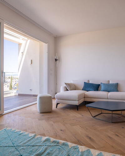 Porto di Luce Luxury, Jacuzzi and Seaview: Suelo, Piso, Suelos De Madera, Mueble, Departamento, Silla, Madera Dura, Suelo Laminado, Manchas De Madera, Sala