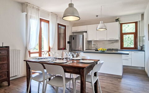 Le 3 Viste: Mueble, Diseño De Interiores, Piso, Silla, Madera, Cocina Y Comedor Mesa, Mesa, Lámpara, Suelo, Comedor
