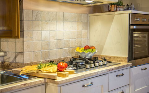 Casa Elia 6: Cocina, Mostrador, Aparato De Cocina, Gabinetes, Electrodoméstico, Estufa De Cocina, Diseño De Interiores, Estufa, Madera, Estufa De Gas