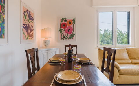 Gli Oleandri di Grazia: Mueble, Diseño De Interiores, Pared, Mesa, Piso, Madera, Comedor, Cocina Y Comedor Mesa, Marco, Habitación