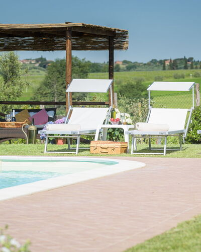 Poggio Vistabella 10: Piscina, Mueble Para Exteriores, Recurso, Mueble, Jardín, Sunlounger, Césped, Sombra, Eco Hotel, Patio Interior