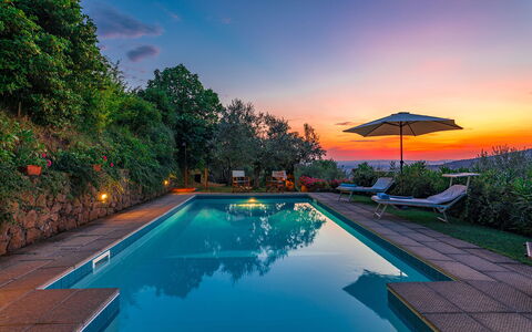 Casa del Sole 4: Azul, Piscina, Agua, Recurso, Eco Hotel, Fuente De Agua, Jardín, Paisajismo, Oscuridad, Mueble Para Exteriores