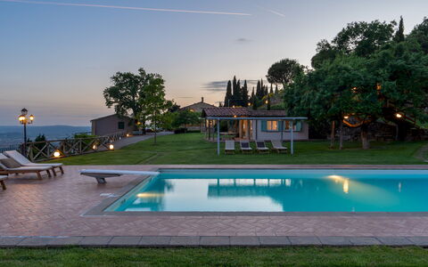 Torre Ginestre 12: Recurso, Piscina, Inmuebles, Eco Hotel, Casa De Campo, Hacienda, Villa, Jardín, Mueble Para Exteriores, Yarda