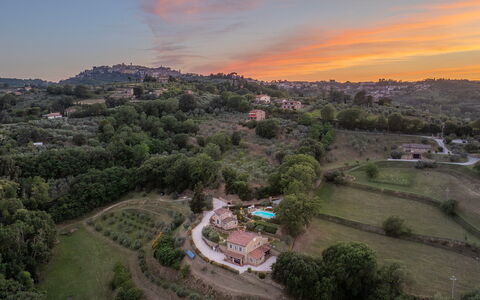 Il Casale di Manuele 12: Árbol, Paisaje, Área Rural, Inmuebles, Hill Station, Pueblo, Eco Hotel, Casa De Campo, Pueblo De Montaña, Villa