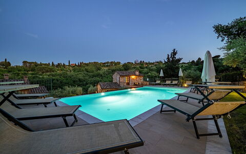 Il Casale di Manuele 12: Azul, Piscina, Eco Hotel, Recurso, Mueble Para Exteriores, Inmuebles, Oscuridad, Noche, Villa, Hacienda