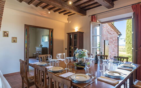 Il Fitto 10: Mueble, Pared, Cocina Y Comedor Mesa, Silla, Mesa, Comedor, Piso, Casa, Diseño De Interiores, Habitación