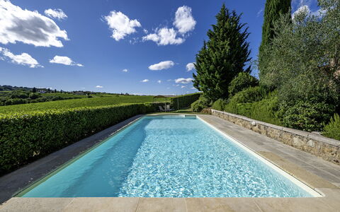 Casale dei 12: Azul, Agua, Piscina, Arbusto, Material Compuesto, Jardín, Cobertura, Paisajismo, Fuente De Agua