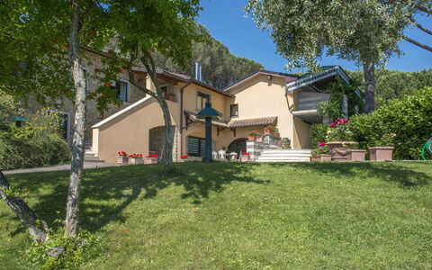Il Vignale 18+2: Barrio Residencial, Casa, Jardín, Inmuebles, Sombra, Paisajismo, Hacienda, Césped, Yarda, Villa
