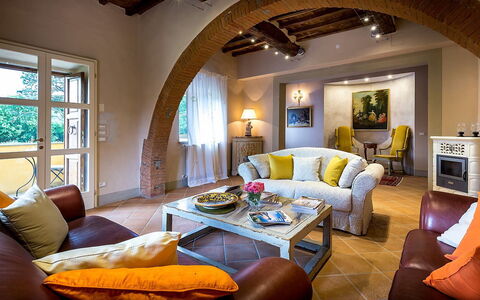 Le Querce dei Medici 12+2: Mueble, Diseño De Interiores, Sofá, Pared, Techo, Habitación, Piso, Mesa, Silla, Sala
