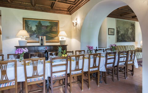Villa Palazzaccio 26: Mueble, Mesa, Silla, Planta De Casa, Maceta, Cocina Y Comedor Mesa, Comedor, Villa, Marco, Hotel