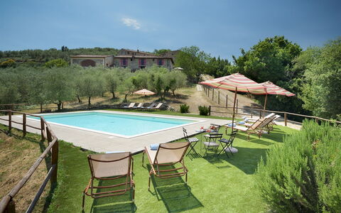 Villa la Poiana 10: Mueble Para Exteriores, Inmuebles, Casa De Campo, Jardín, Piscina, Recurso, Hacienda, Patio Interior, Yarda, Césped