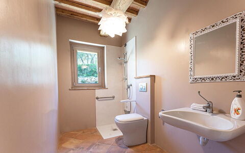Amandula 6: Pared, Baño, Arreglo De Tubería, Diseño De Interiores, Piso, Suelo, Asiento Del Baño, Baño, Plomería, Casa