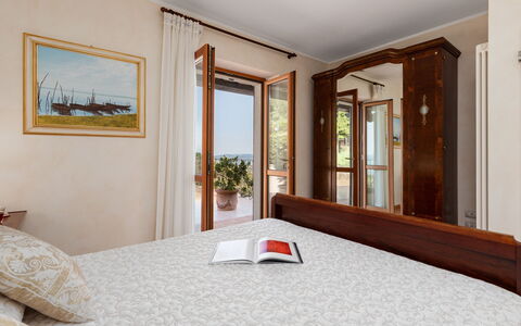 Antiche Pietre 10: Mueble, Cama, Diseño De Interiores, Habitación, Madera, Suelo, Piso, Sábana, Habitación, Lecho