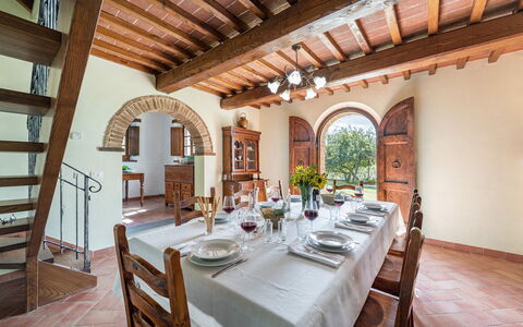 Casale Cinque Valli 8: Mueble, Pared, Diseño De Interiores, Piso, Mesa, Comedor, Casa, Cocina Y Comedor Mesa, Techo, Silla