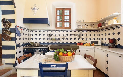 Poggerello 10: Diseño De Interiores, Piso, Mueble, Cocina, Suelo, Habitación, Encendiendo, Casa, Techo, Cocina Y Comedor Mesa